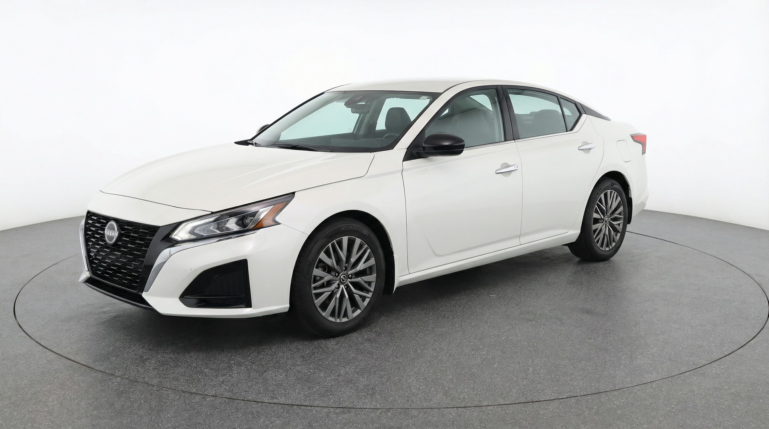 Thumbnail: 2025 Nissan Altima - 3