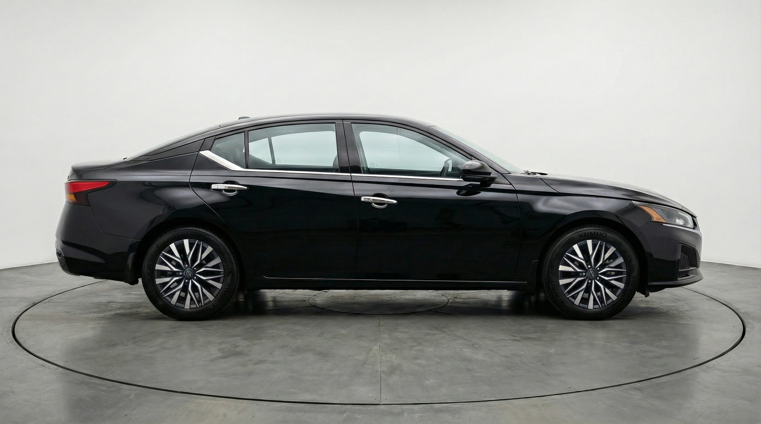Thumbnail: 2025 Nissan Altima - 8