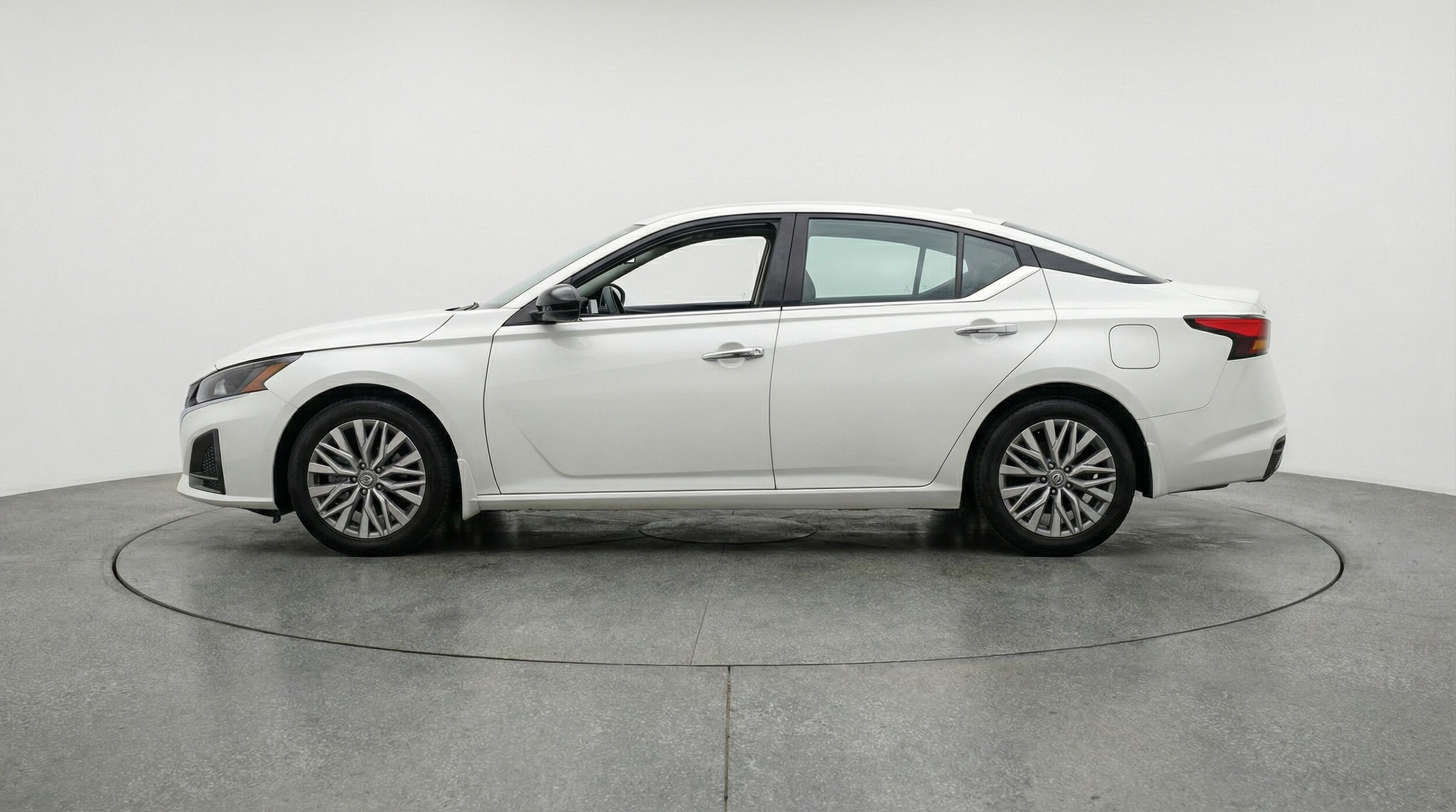 Thumbnail: 2025 Nissan Altima - 4