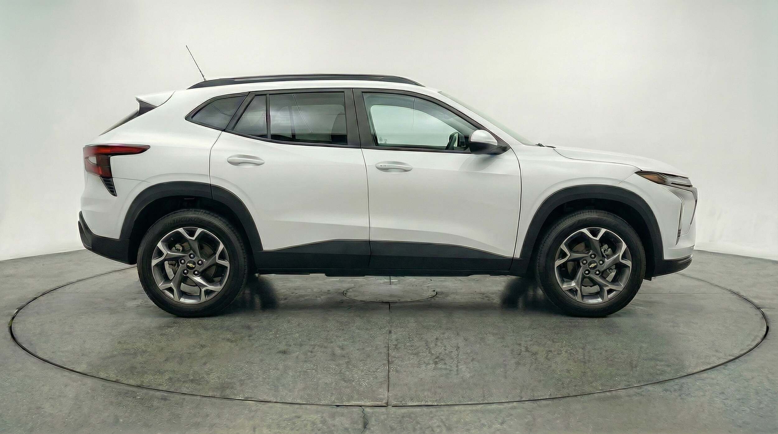 Thumbnail: 2025 Chevrolet Trax - 8