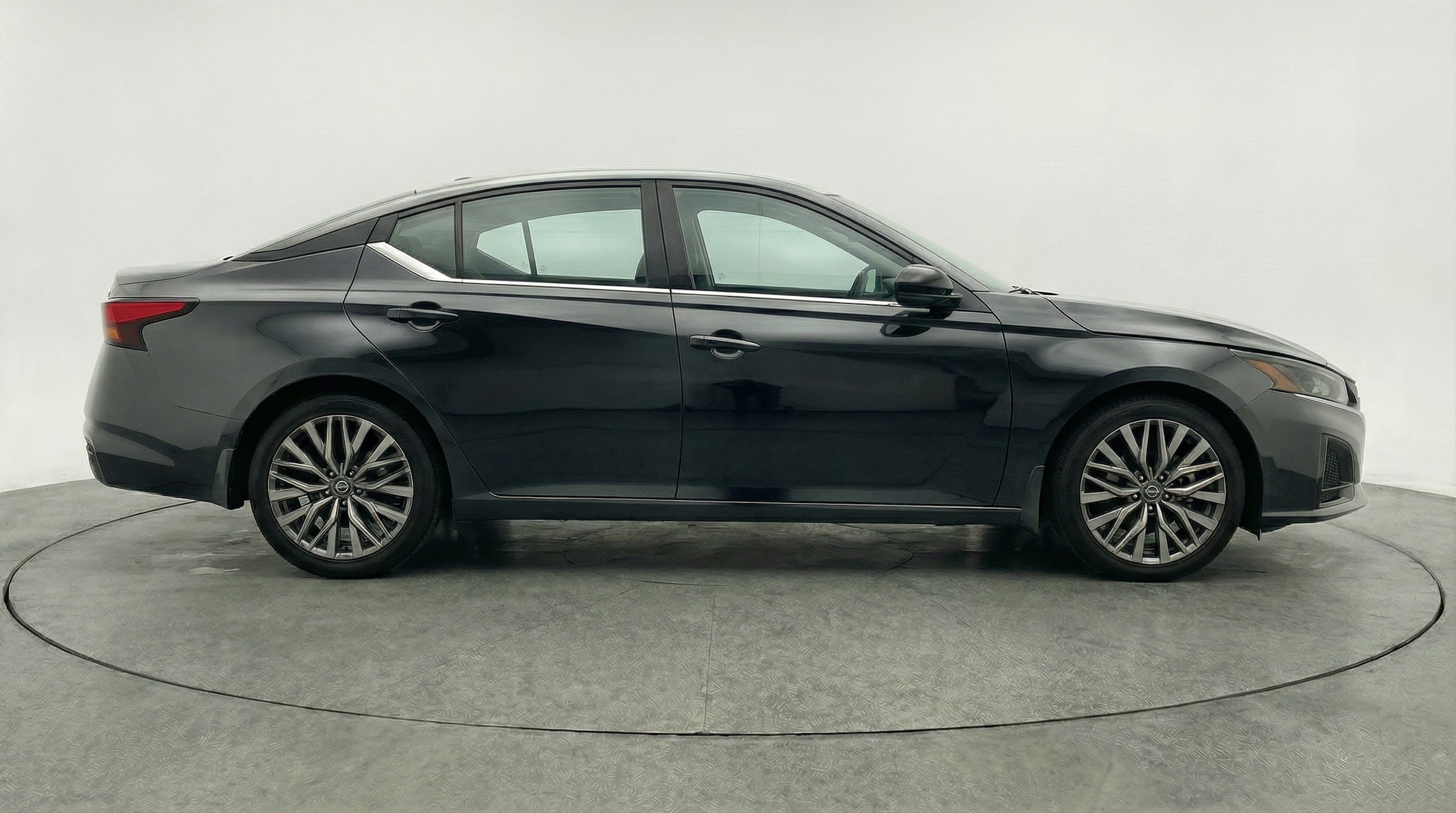 Thumbnail: 2025 Nissan Altima - 8