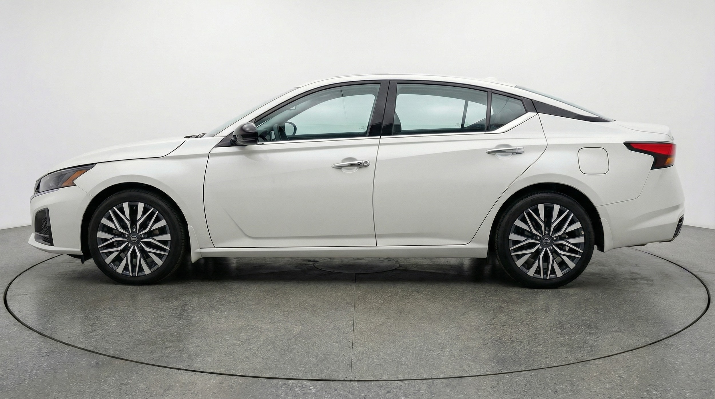 Thumbnail: 2025 Nissan Altima - 4