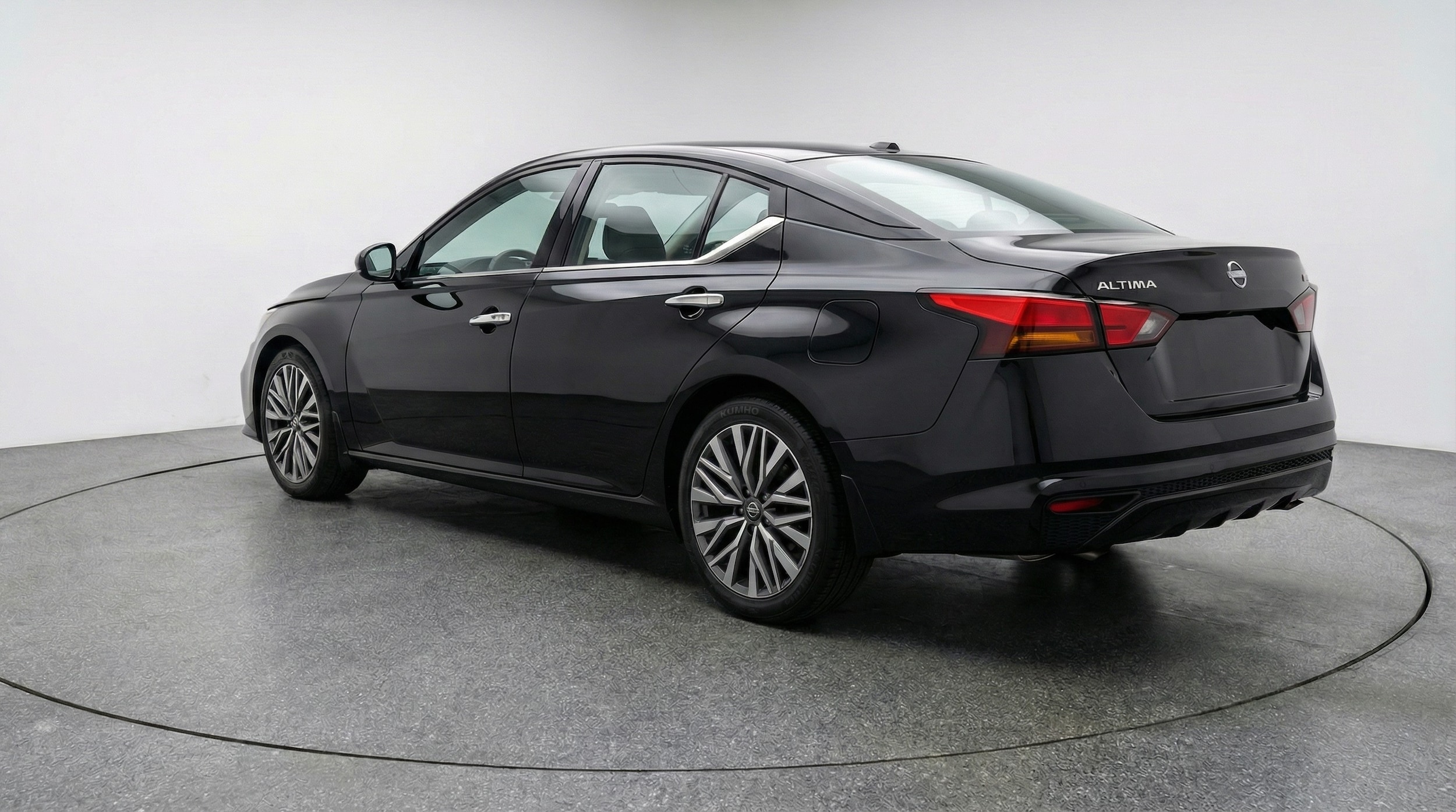 Thumbnail: 2025 Nissan Altima - 5