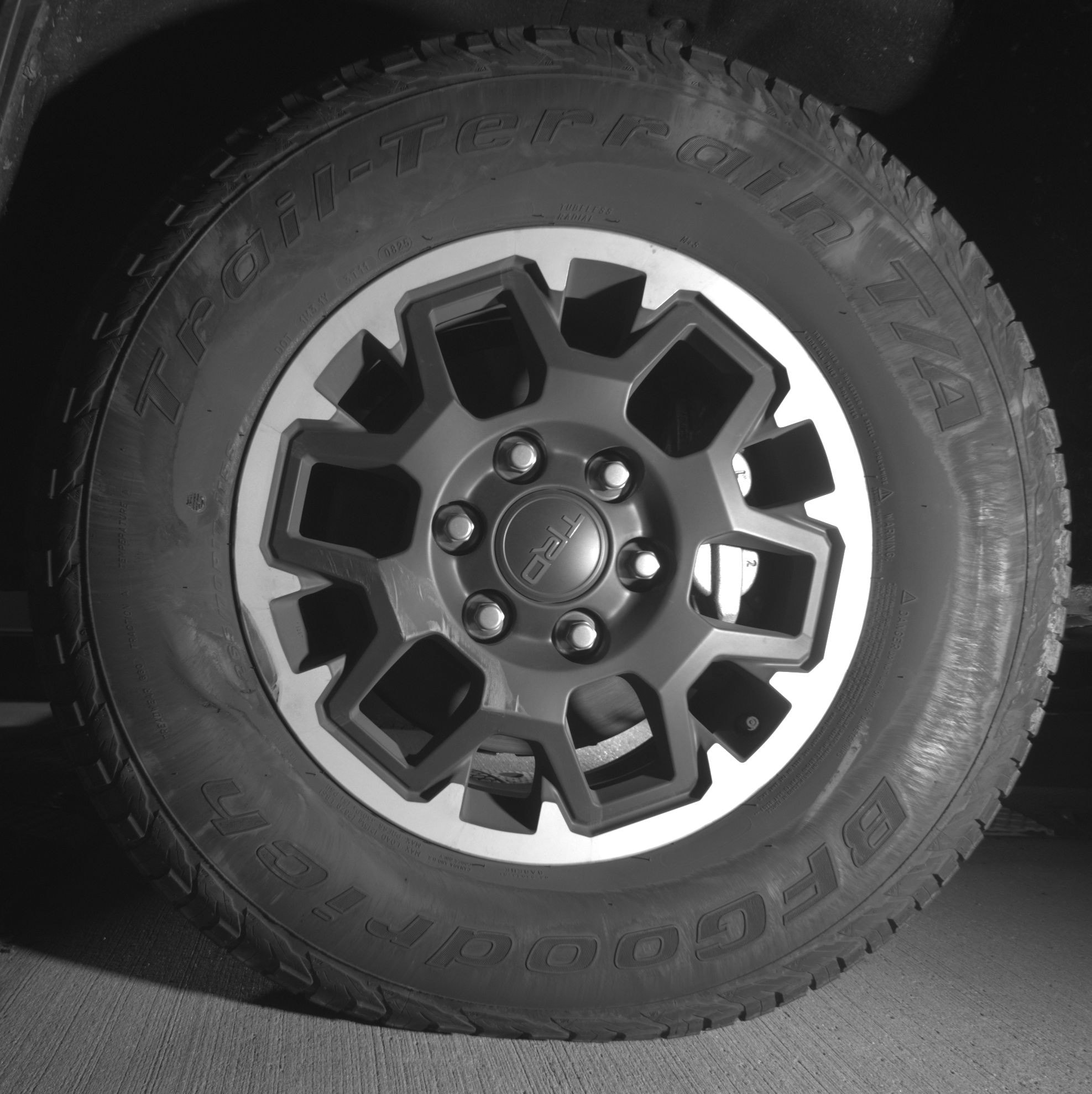 Thumbnail: 2025 Toyota Tacoma - 9