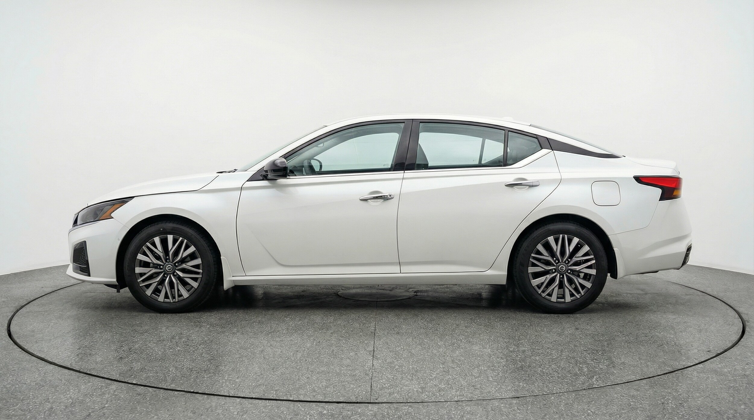 Thumbnail: 2025 Nissan Altima - 4