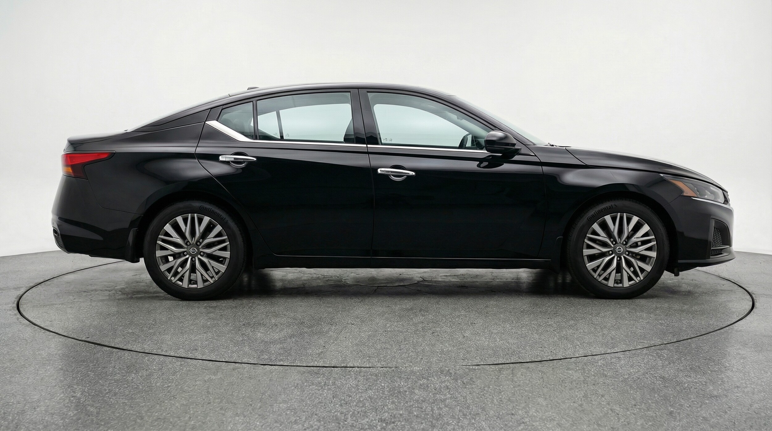 Thumbnail: 2025 Nissan Altima - 8