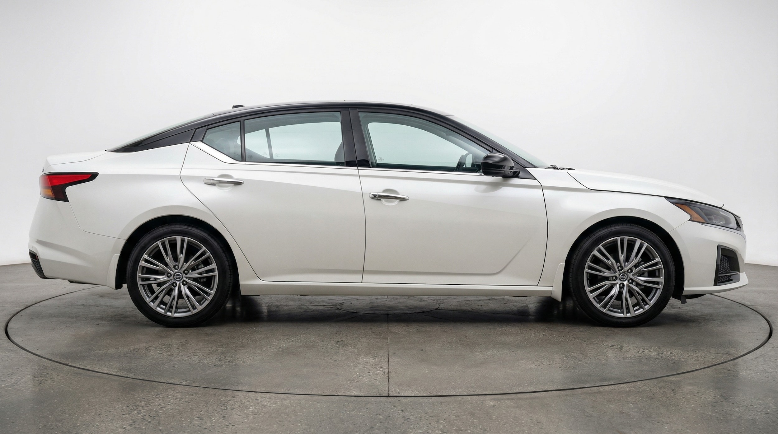 Thumbnail: 2025 Nissan Altima - 8