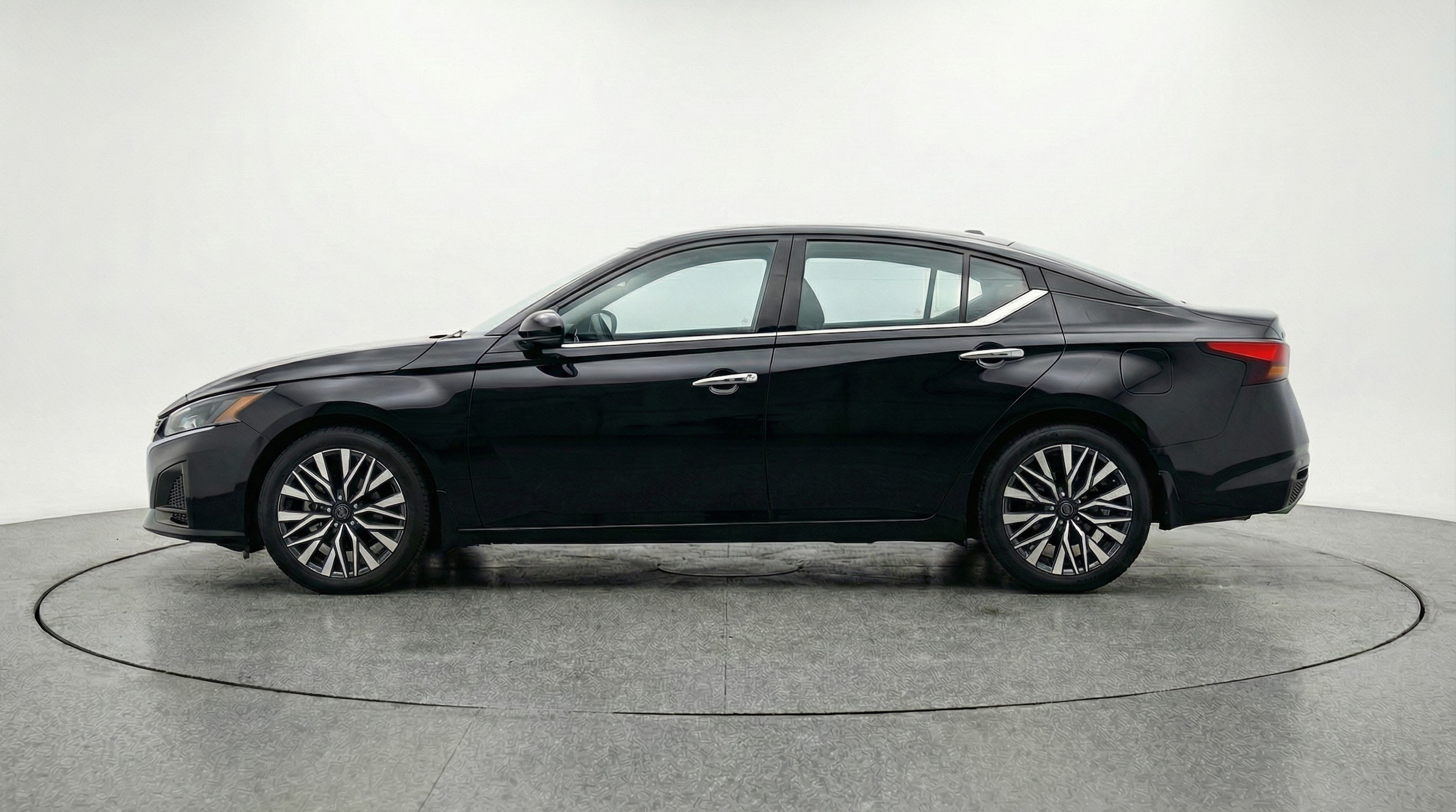 Thumbnail: 2025 Nissan Altima - 4