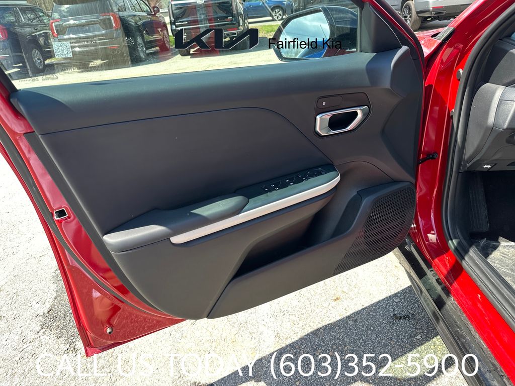 2025 Kia K4 GT-Line - Photo 10