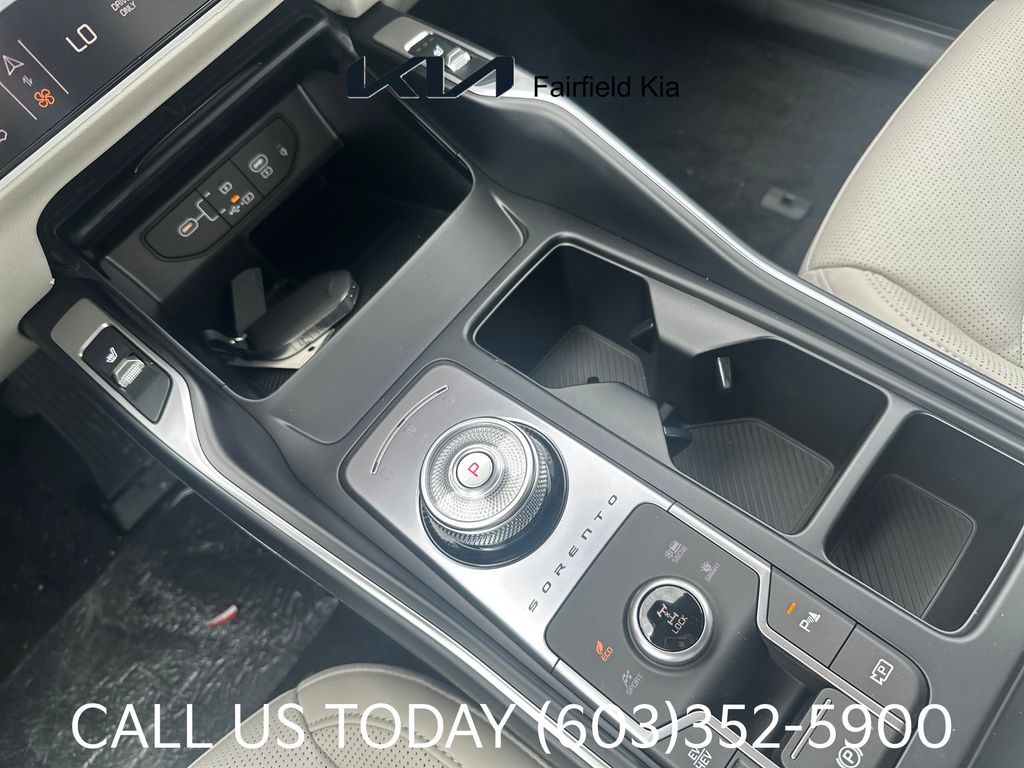 2025 Kia Sorento EX - Photo 19