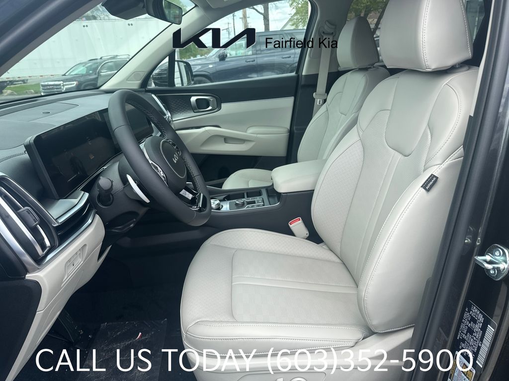 2025 Kia Sorento EX - Photo 9