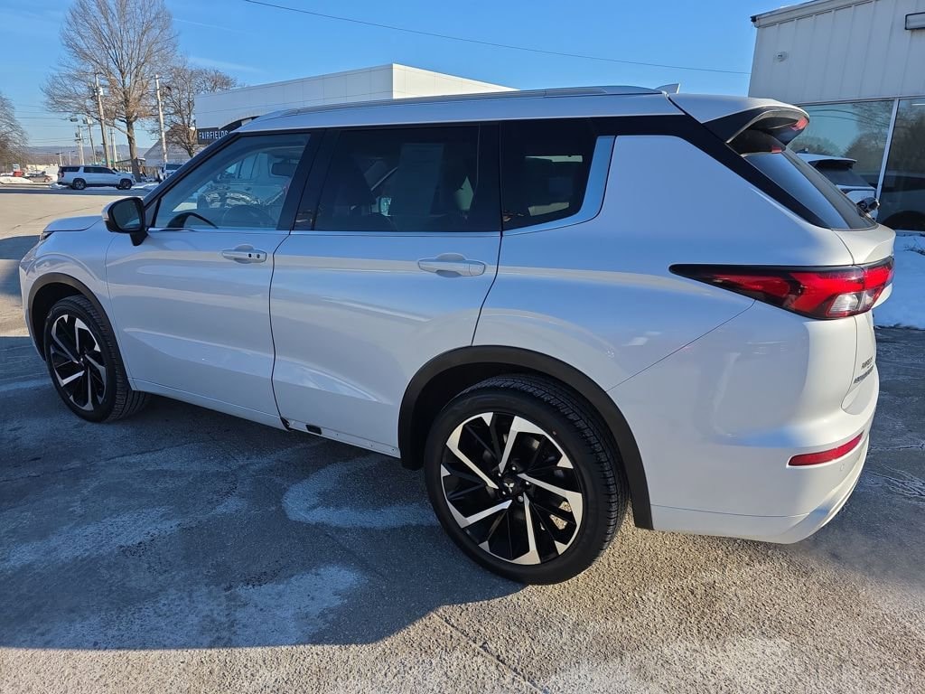 Used 2023 Mitsubishi Outlander SEL SUV