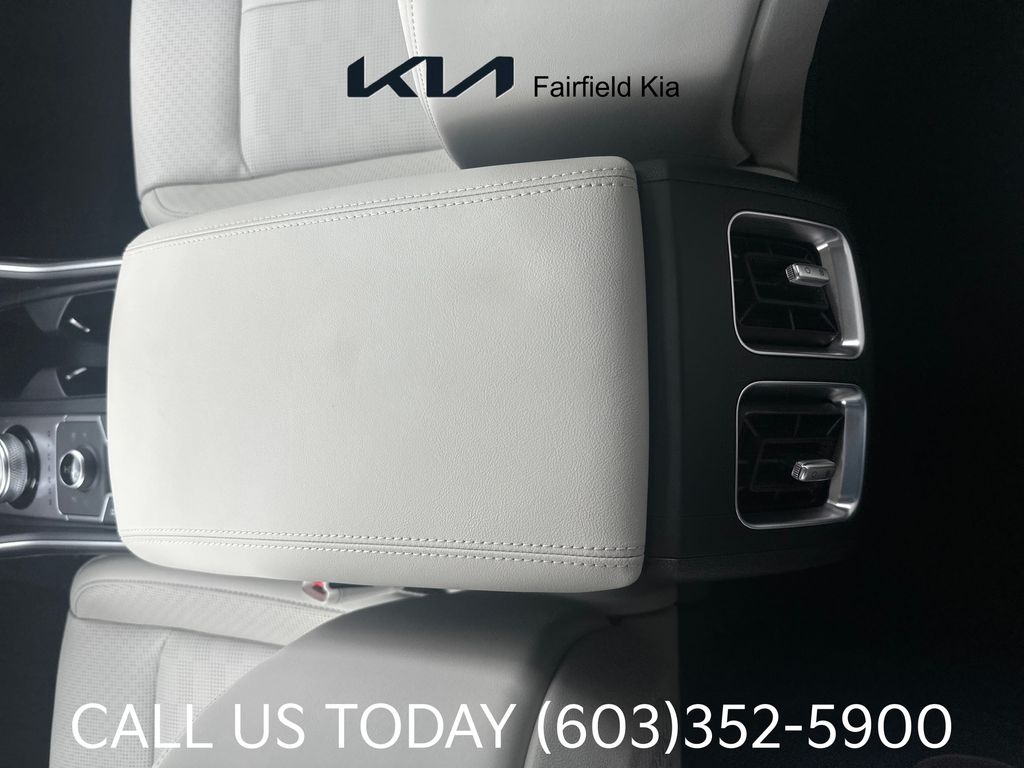 2025 Kia Sorento EX - Photo 21