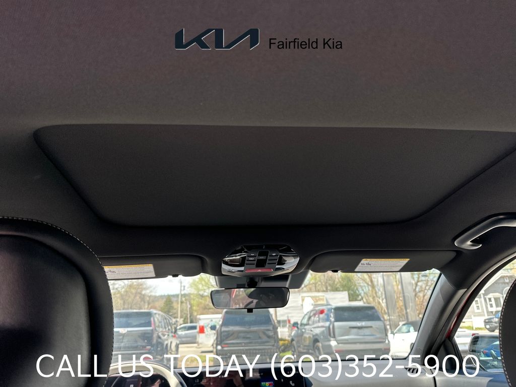 2025 Kia K4 GT-Line - Photo 17