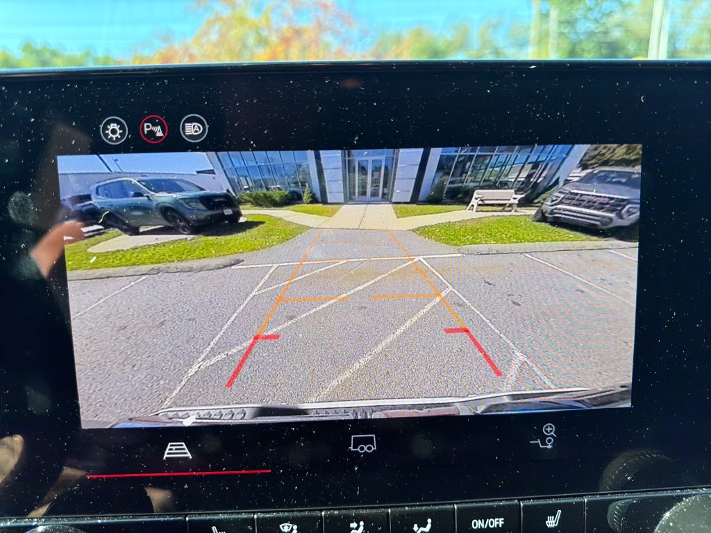 2025 GMC Canyon AT4 - Photo 20