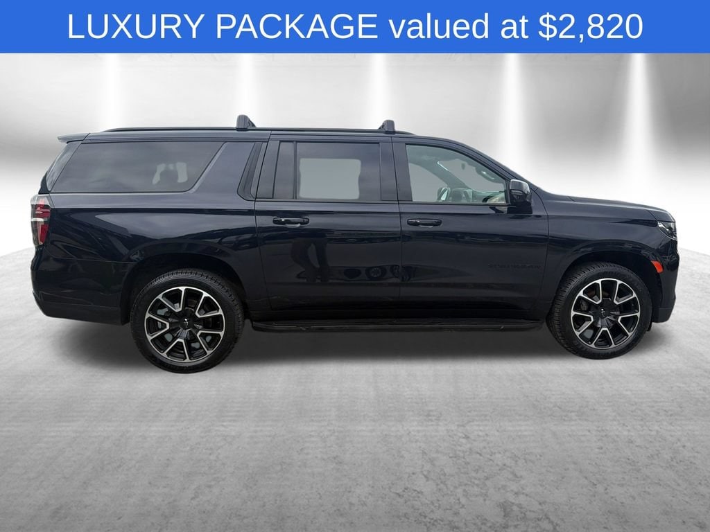 2021 Chevrolet Suburban RST - Photo 7