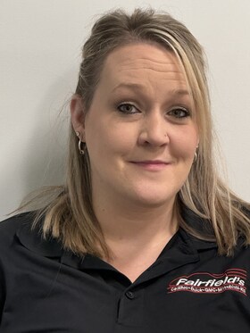 Staff member SARA from ID_c89c87e08578