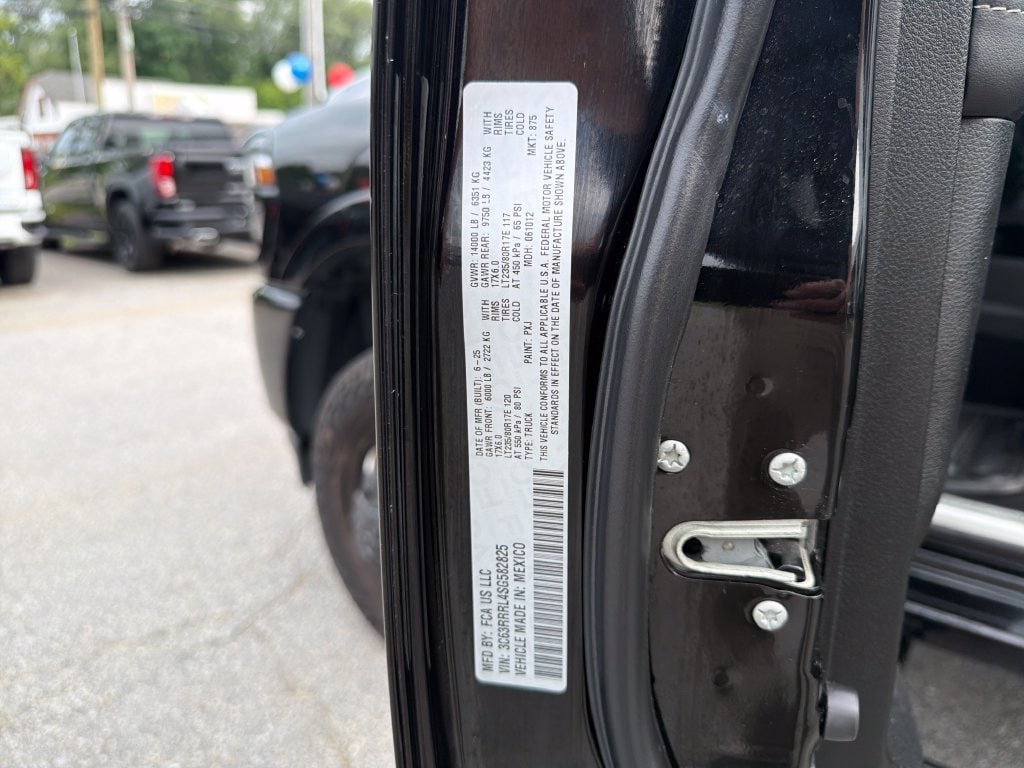 2025 RAM Ram 3500 Pickup Limited - Photo 30