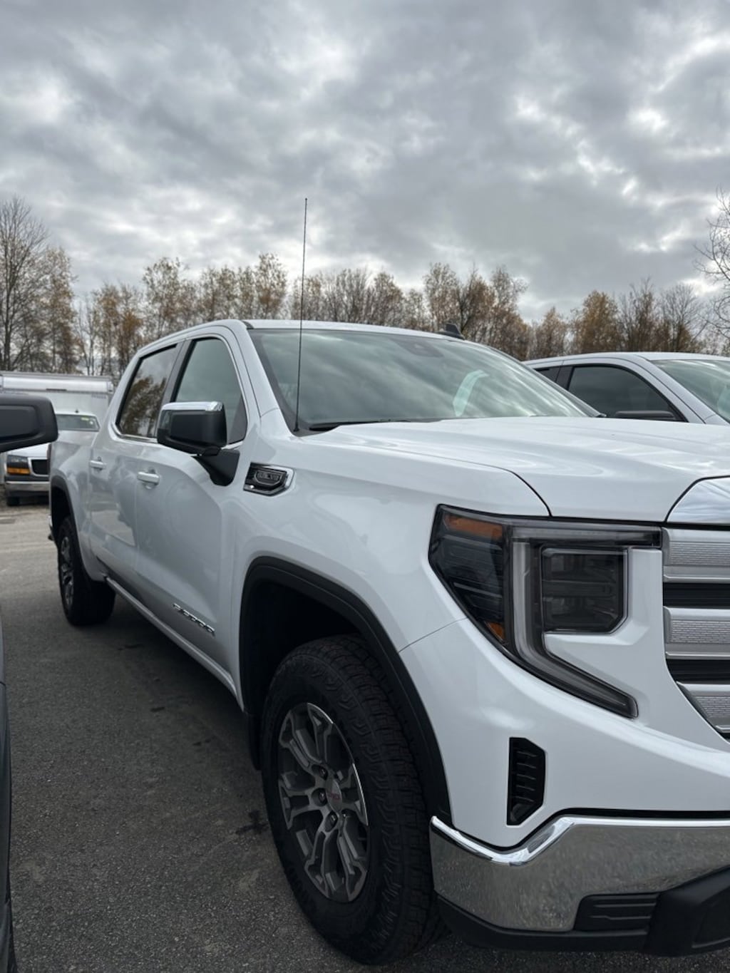 New 2025 GMC Sierra 1500 SLE Truck