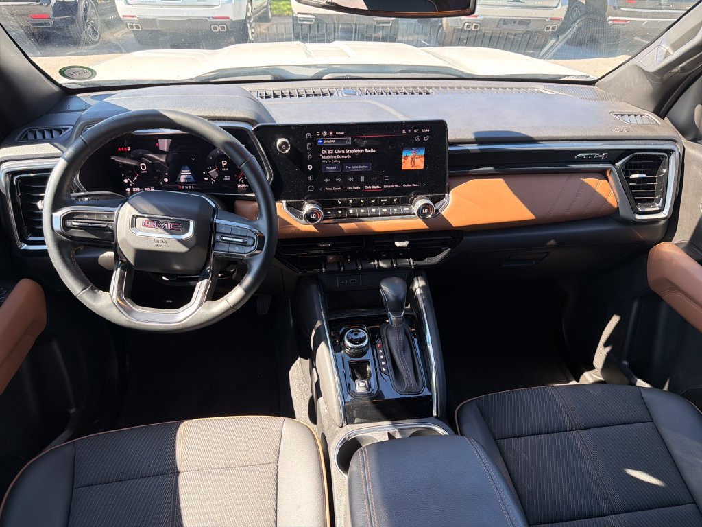 2025 GMC Canyon AT4 - Photo 12