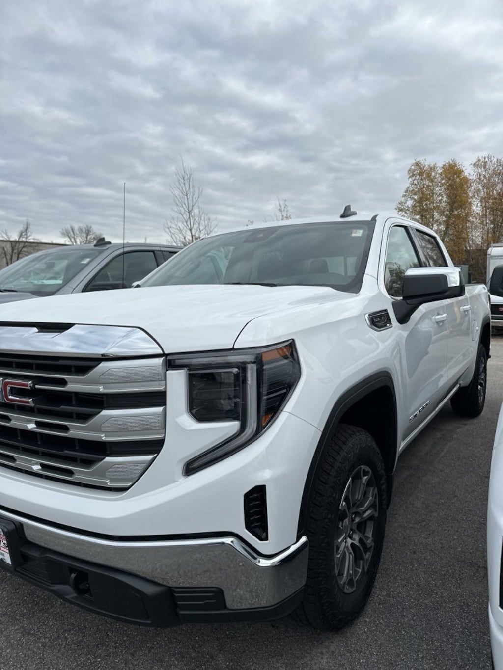 New 2025 GMC Sierra 1500 SLE Truck