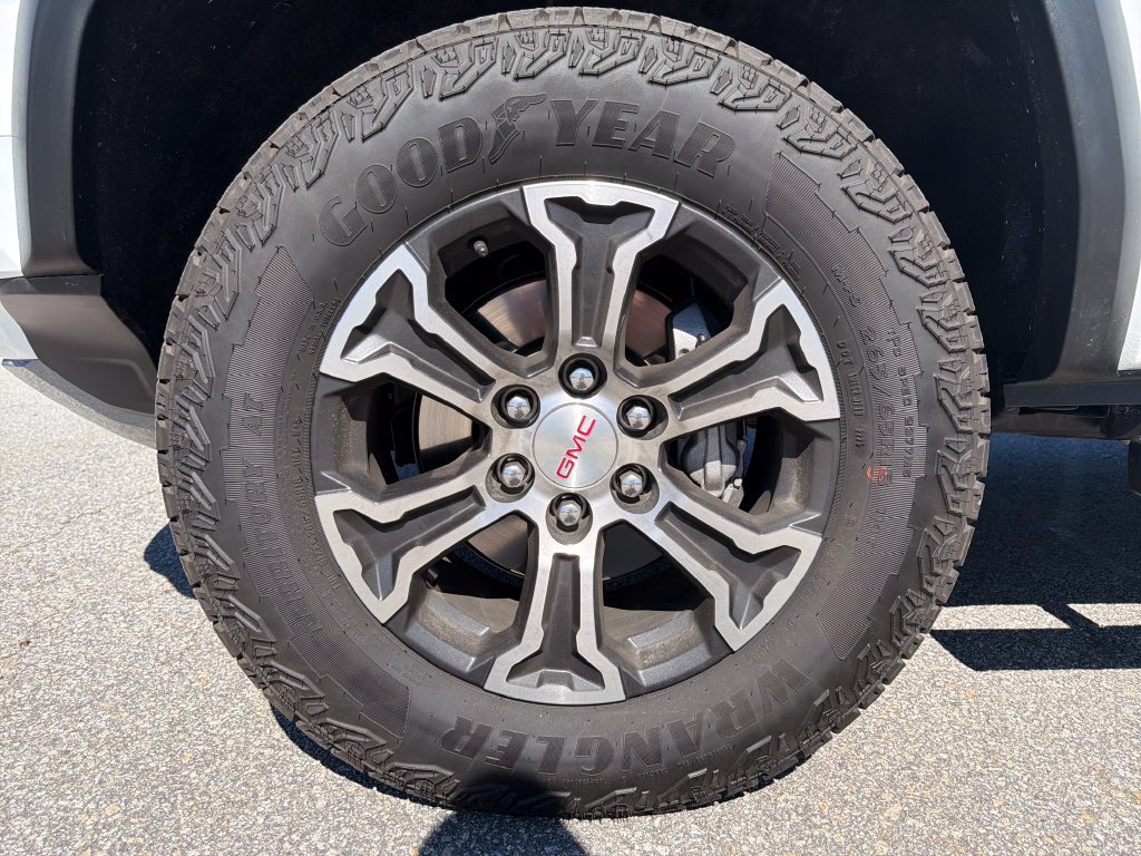 2025 GMC Canyon AT4 - Photo 26