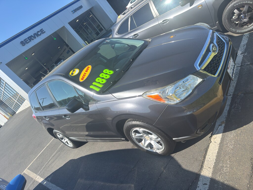 2014 Subaru Forester 2.5i photo 2