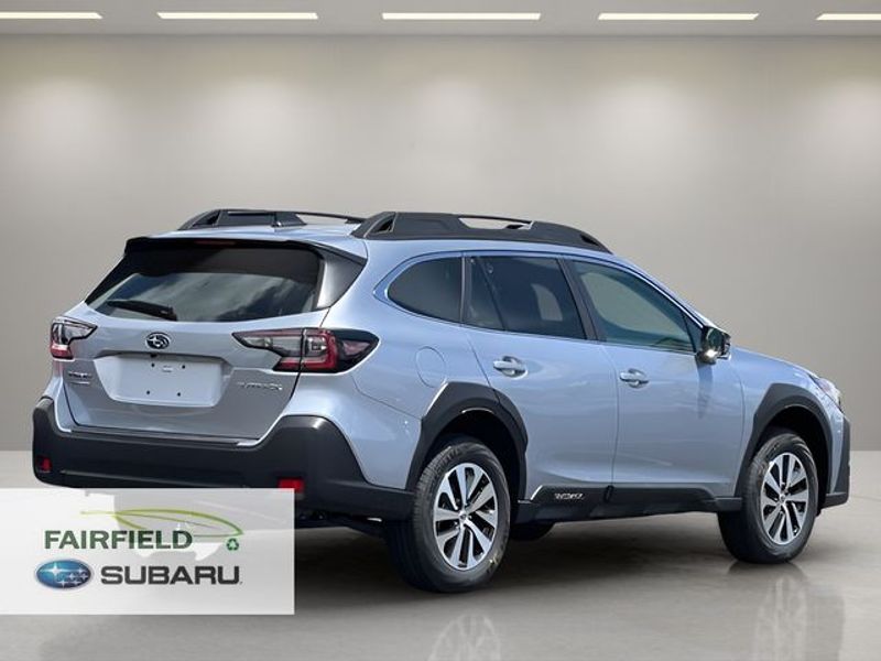 2025 Subaru Outback Premium photo 2