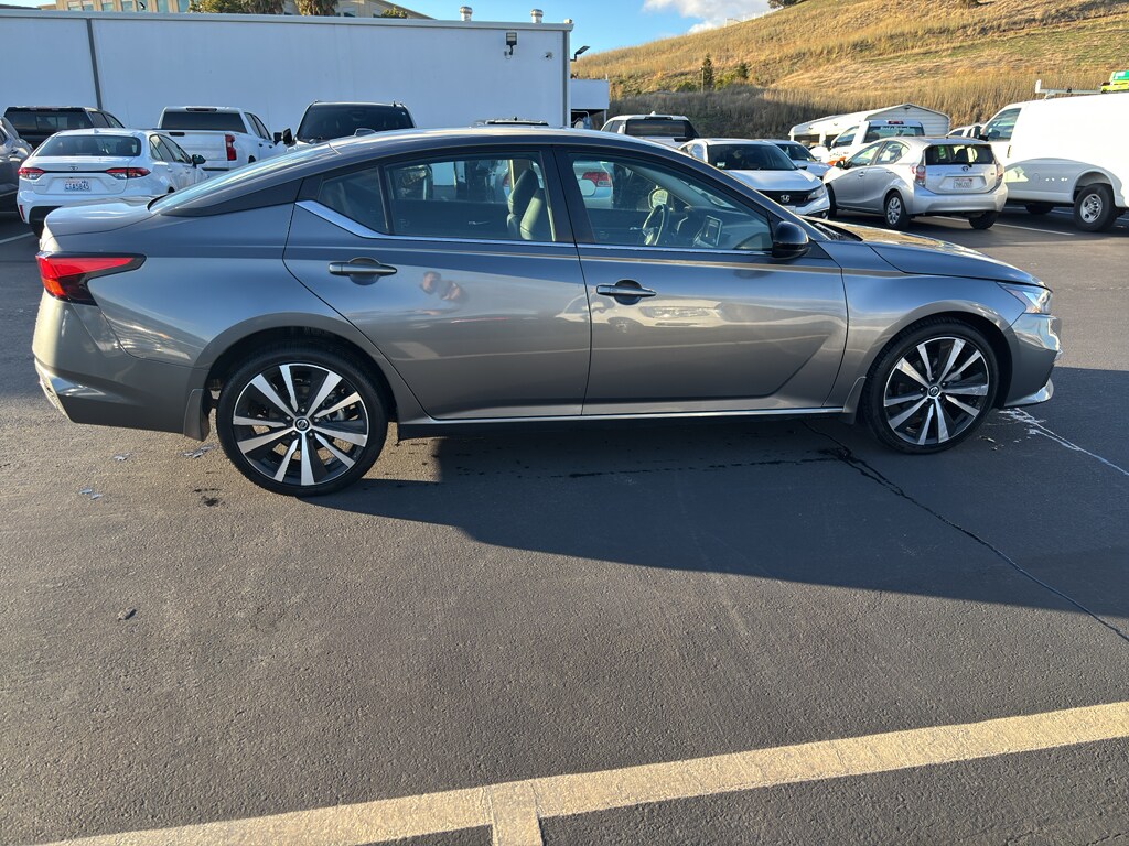 2022 Nissan Altima 2.5 SR photo 4