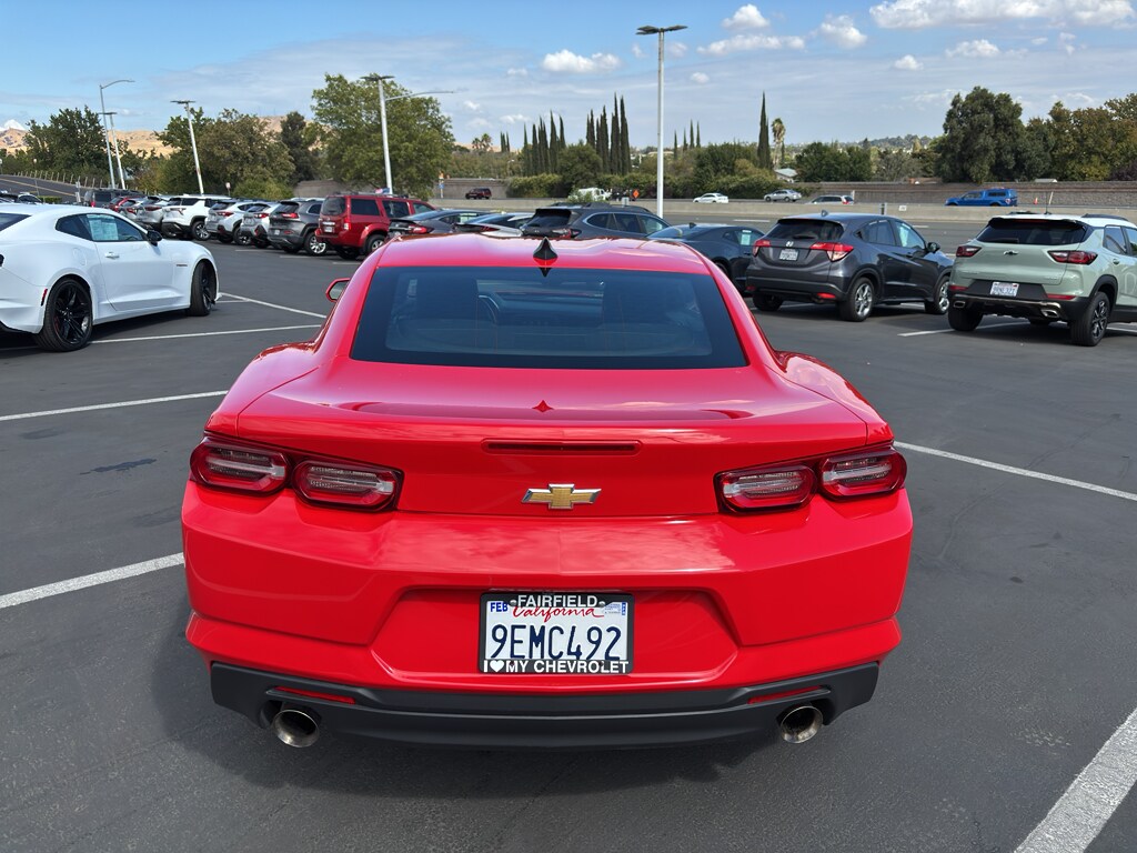 2023 Chevrolet Camaro 1LT photo 3