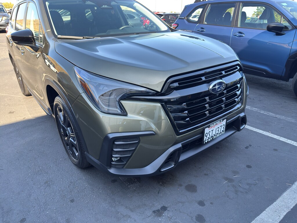 2025 Subaru Ascent Onyx Edition Touring photo 2