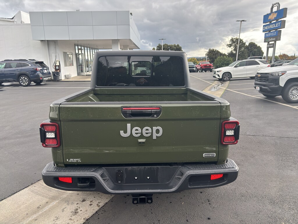 2021 Jeep Gladiator Overland photo 3