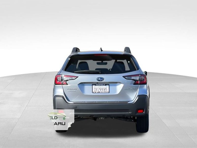 2025 Subaru Outback Premium photo 4
