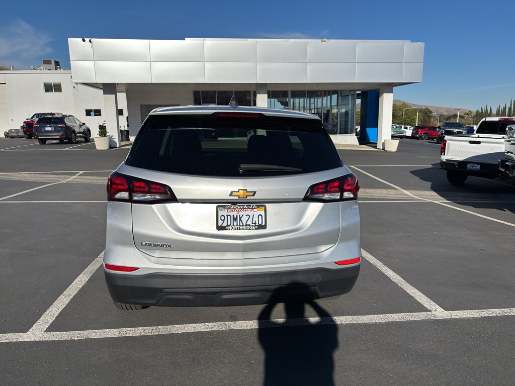 2022 Chevrolet Equinox LS photo 3