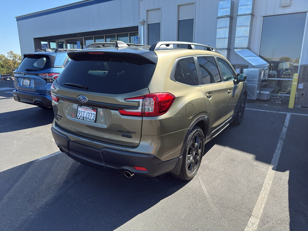 2025 Subaru Ascent Onyx Edition Touring photo 4