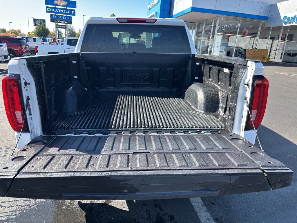Used 2025 GMC Sierra 1500 SLT Truck Crew Cab