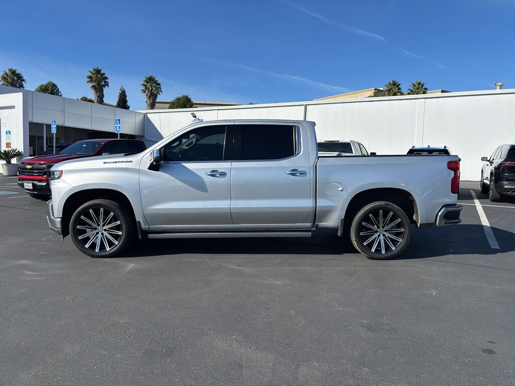 2020 Chevrolet Silverado 1500 LTZ photo 2