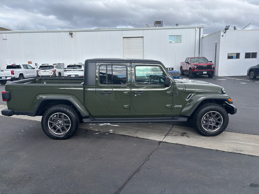 Used 2021 Jeep Gladiator Overland Truck Crew Cab