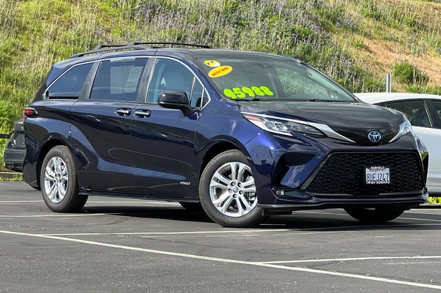 Used 2021 Toyota Sienna XSE with VIN 5TDDSKFC6MS003187 for sale in Fairfield, CA