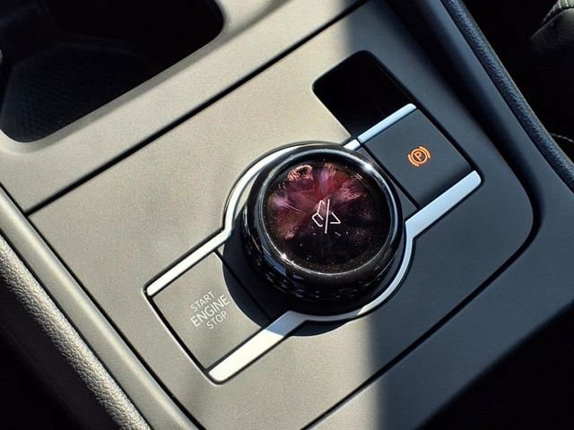 2025 Volkswagen Tiguan SE - Photo 18