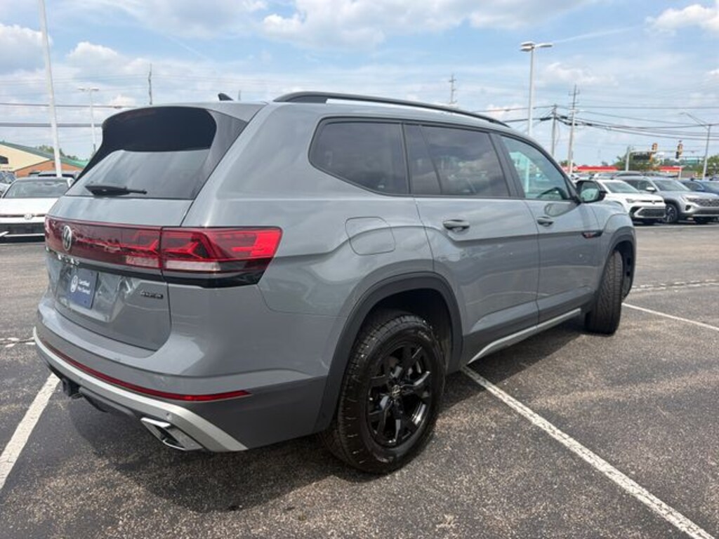 Certified 2025 Volkswagen Atlas 2.0T Peak Edition SUV