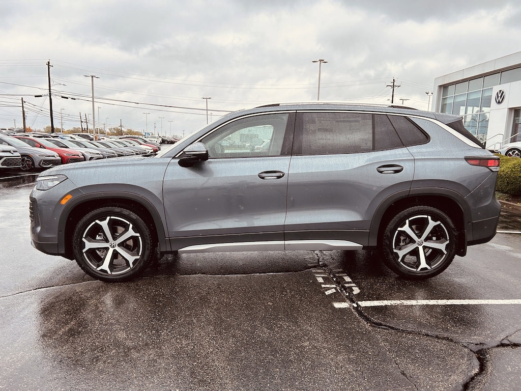 New 2026 Volkswagen Tiguan 2.0T SE SUV