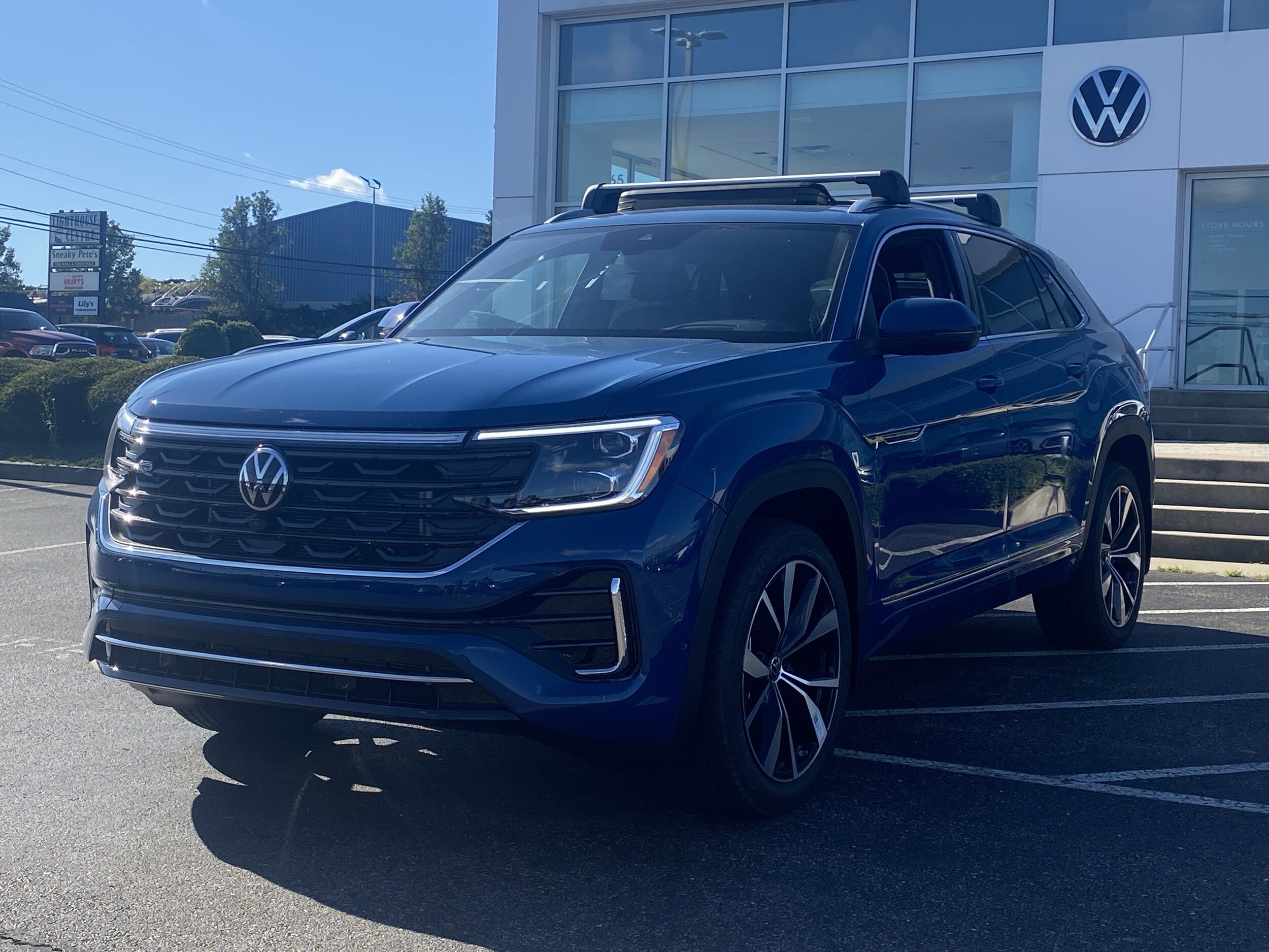 2026 Volkswagen Atlas Cross Sport SEL Premium R-Line photo 2