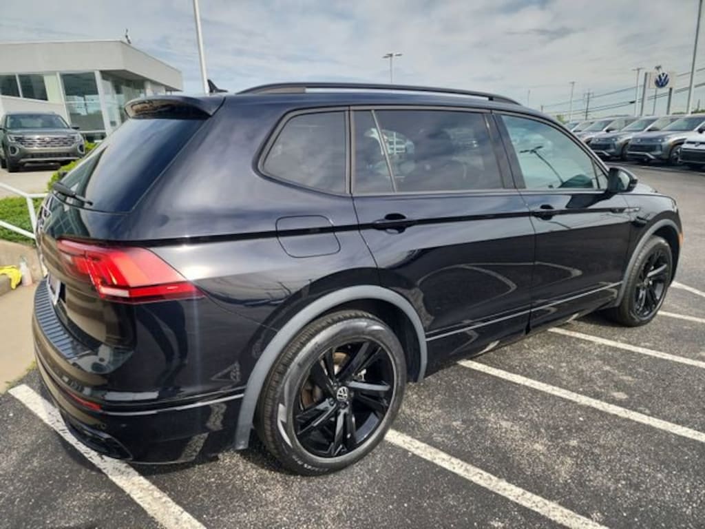 Certified 2023 Volkswagen Tiguan 2.0T SE R-Line Black SUV