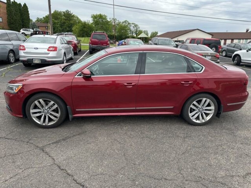 Used 2017 Volkswagen Passat 1.8T SEL Premium Sedan