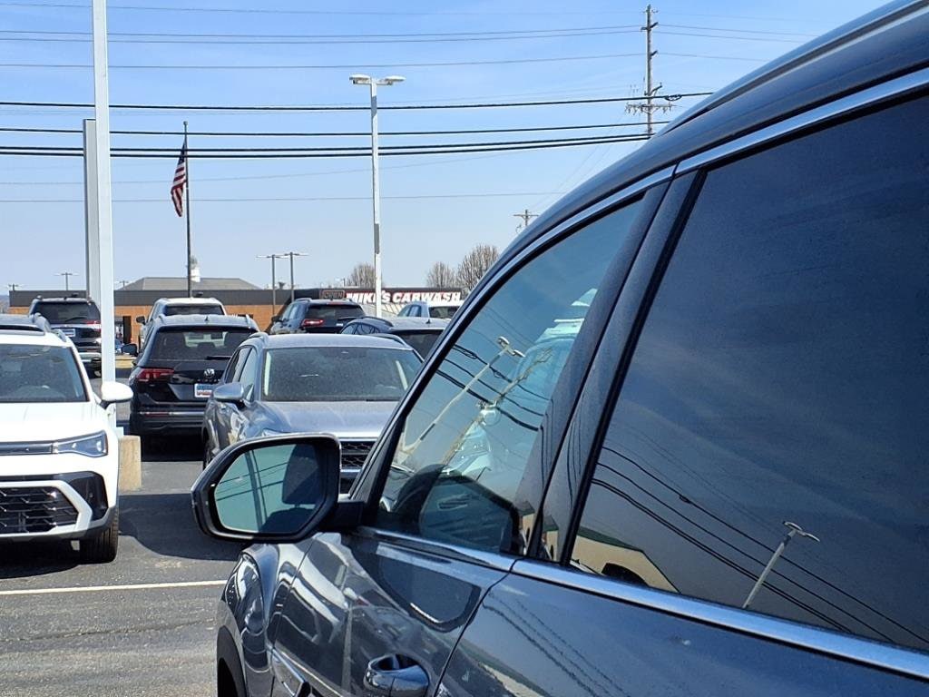 2025 Volkswagen Atlas SEL Premium R-Line - Photo 23