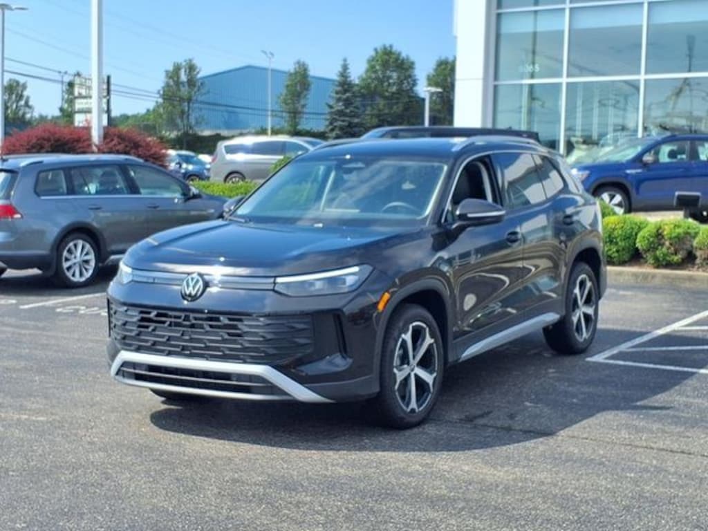 New 2025 Volkswagen Tiguan 2.0T SE SUV