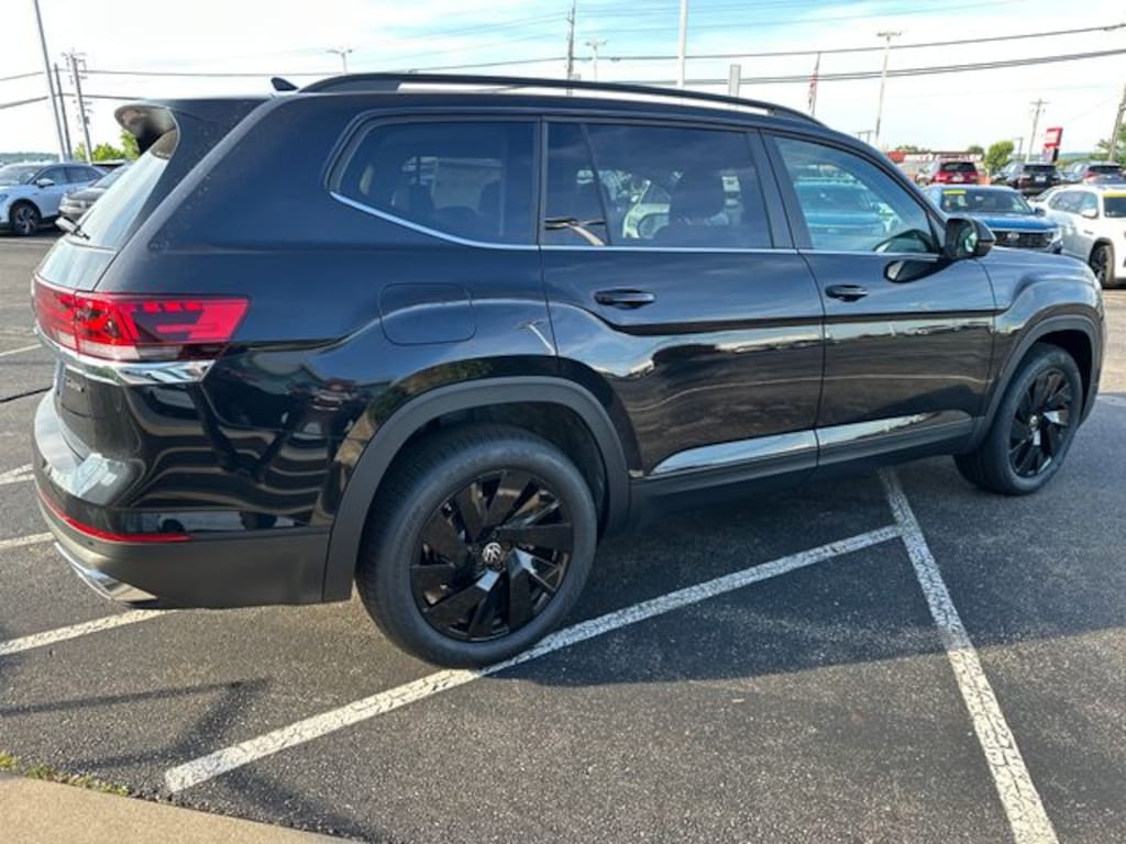 New 2026 Volkswagen Atlas 2.0T SE w/Technology SUV