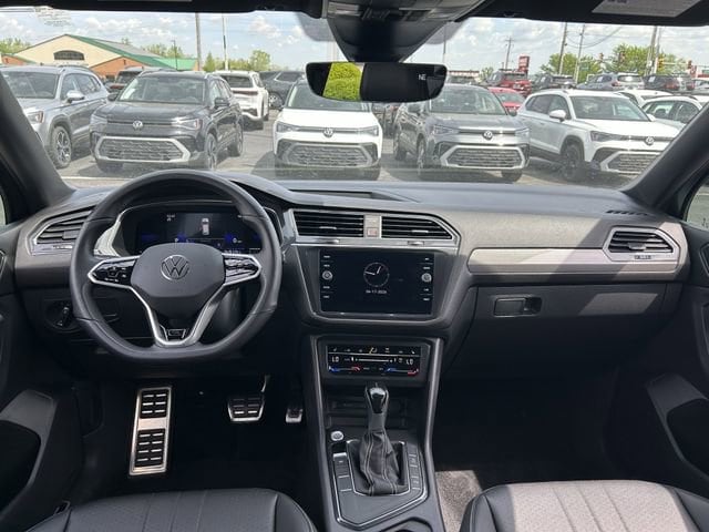 2023 Volkswagen Tiguan SE R-LINE BLACK - Photo 9