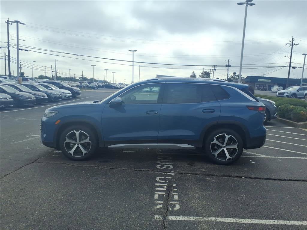 New 2025 Volkswagen Tiguan 2.0T SE SUV